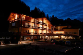  Hotel Valacia  Поцца-Ди-Фасса